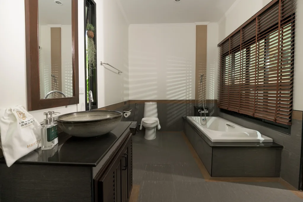 Bathroom of the one-bedroom pool villa