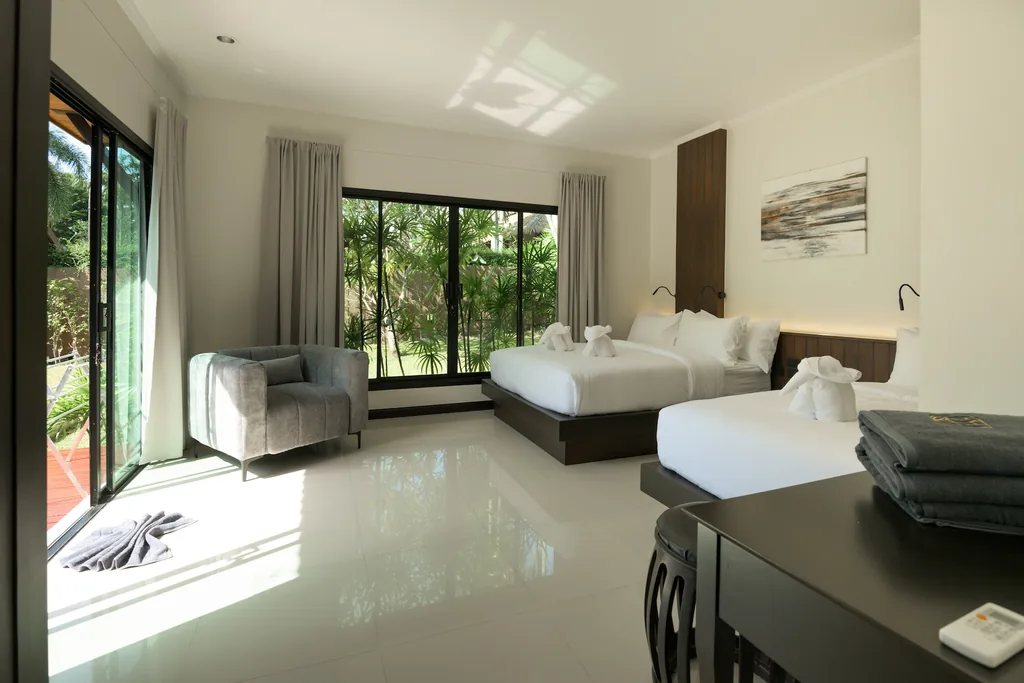 Second bedroom with double and single bed, three-bedroom villa